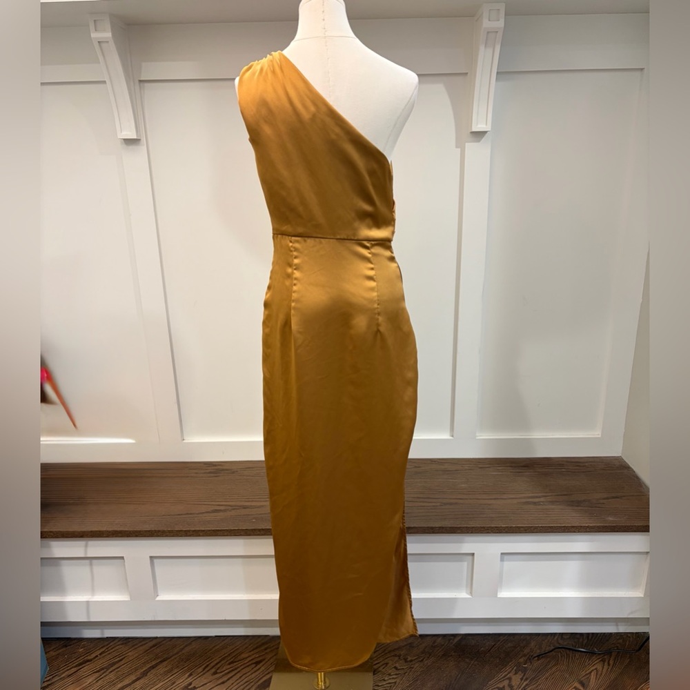 Petal & Pup Nadia Satin One-Shoulder Gold Dress Size Medium 8 Bronze - Picture 5 of 6